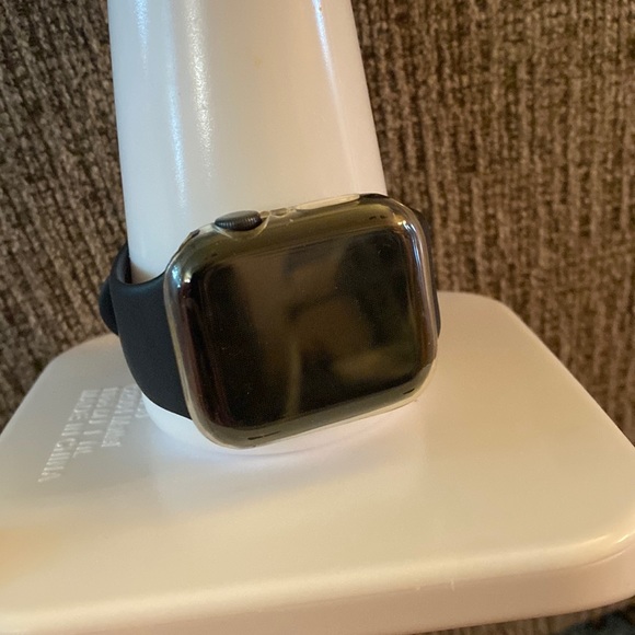 Apple Watch Nike 44mm series 5 with aluminum and ceramic case. Comes with band